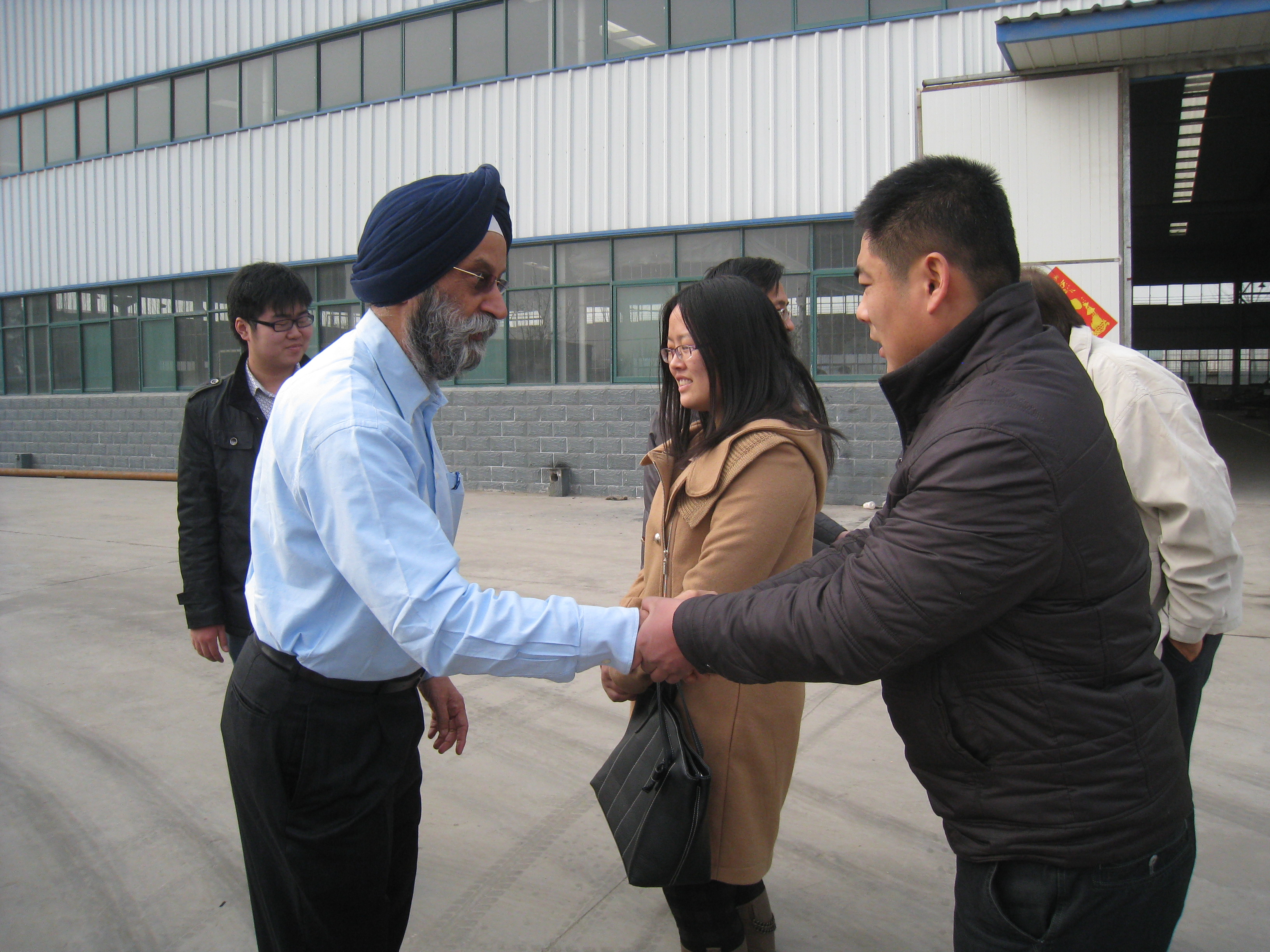 印度客戶來訪，并訂購FYL-850座駕壓路機(jī)