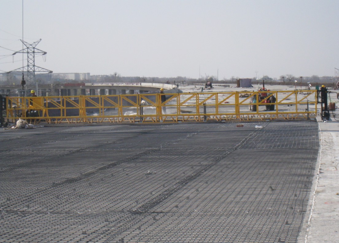 懸掛高頻整平機被中鐵二十幾個局集團，中國路橋集團選購。