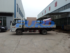 福瑞得機(jī)械瀝青灌縫機(jī)，手扶雙輪壓路機(jī)裝車成功及時發(fā)貨