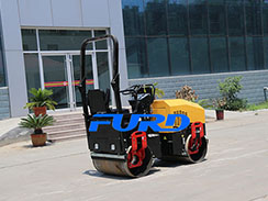 抓住特色打通渠道，全液壓小型壓路機廠家順利發(fā)展