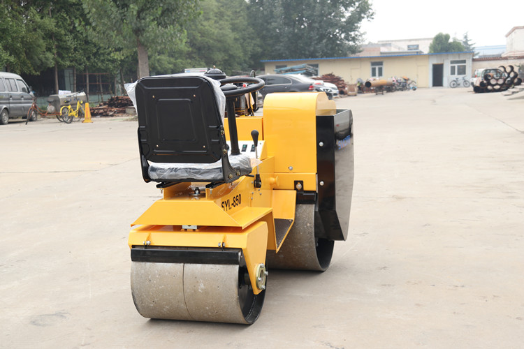 小型壓路機(jī)在城市的美化中越來(lái)越常見(jiàn)，它的結(jié)果又如何呢？