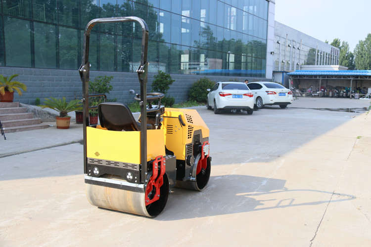 把施工效率提升的更高，是每個(gè)壓路機(jī)組長(zhǎng)的重要任務(wù)